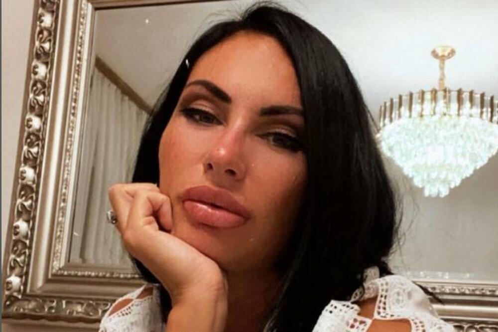 ŠOK SLIKA! Ovako je poslanica Staša Stojanović izgledala pre plastičnih operacija! (FOTO)