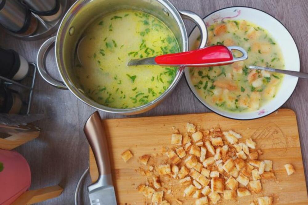 SIROTINJSKA ČORBICA NA BRZAKA: Obrok košta manje od 100 dinara, PRSTE ćete polizati koliko je UKUSAN (VIDEO)