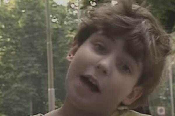 DA LI PREPOZNAJETE GLUMCA SA SLIKE? Niko ne može da veruje da je OVO ON! (FOTO)