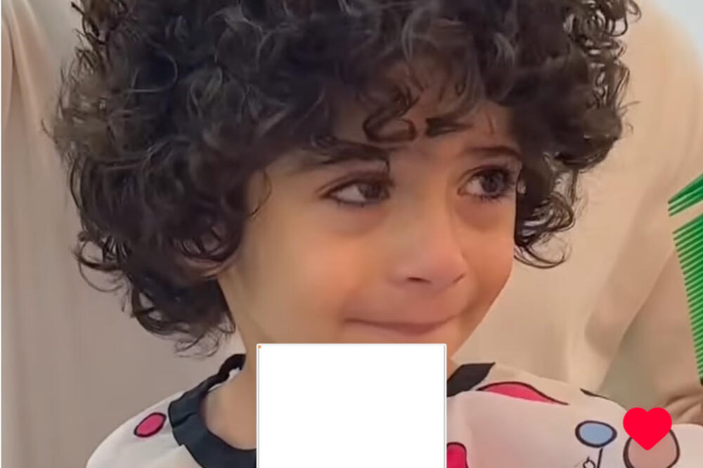 DEČAK BRIZNUO U PLAČ KAD SE POGLEDAO U OGLEDALO: Pogledajte samo šta su mu uradili! (VIDEO)