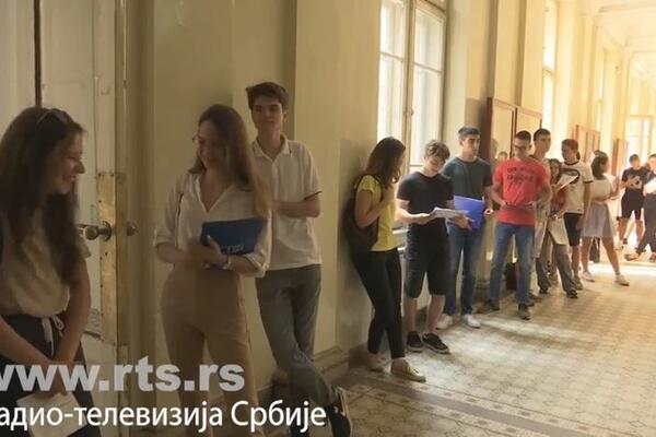 NAŠI MATURANTI NAJBOLJI NA SVETU: Položili maturu koja im otvara sva vrata, a ipak upisali fakultete u Srbiji!