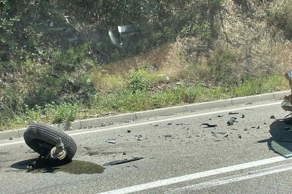 OTPAO MU TOČAK, TRAGEDIJA IZBEGNUTA ZA DLAKU! Teška saobraćajna nezgoda na putu ka Prijepolju (FOTO)