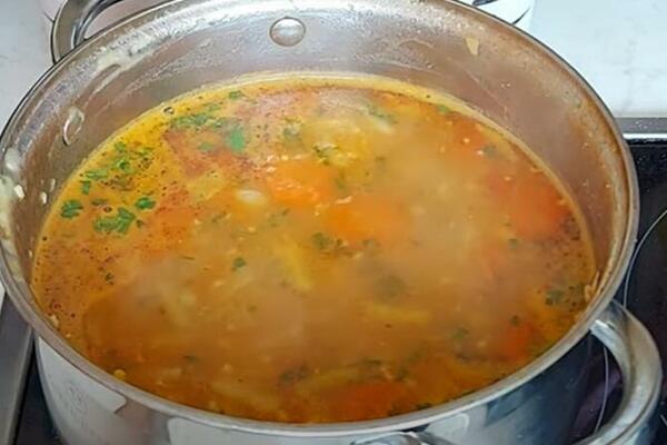 CAKA ZA BORANIJU KOJU MALO KOJA DOMAĆICA ZNA: Dodajte ovo SUVO VOĆE i pazite šta će biti sa MIRISOM (RECEPT)