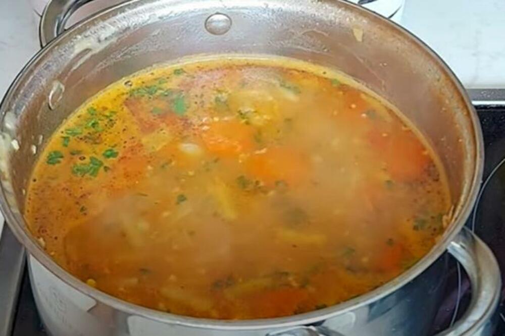 CAKA ZA BORANIJU KOJU MALO KOJA DOMAĆICA ZNA: Dodajte ovo SUVO VOĆE i pazite šta će biti sa MIRISOM (RECEPT)