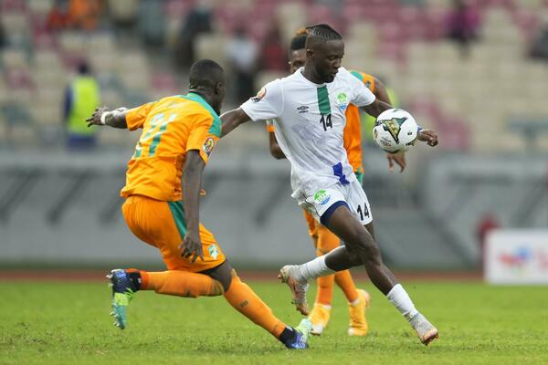 MENJAO GA BRAT NA VENČANJU DOK JE IGRAO UTAKMICU! Saigrač srpskog asa akter NAJLUĐE fudbalske priče! (FOTO)