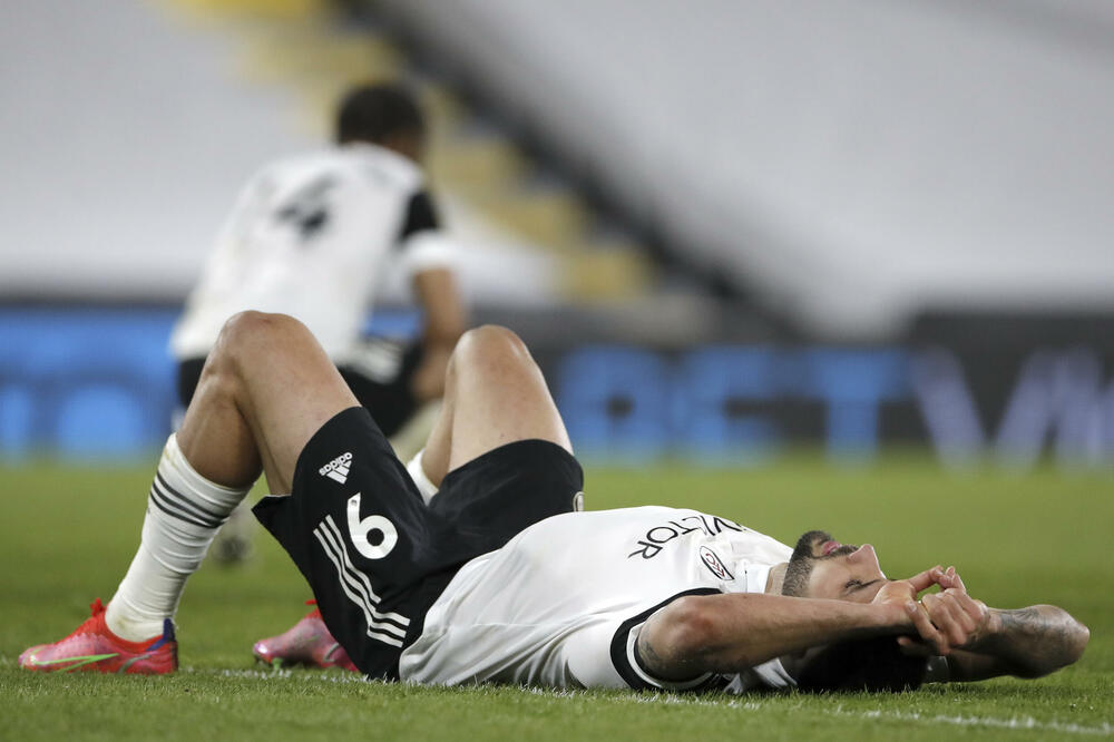 ALEKSANDAR MITROVIĆ SVETSKA KLASA! Predriblao Van Dajka i Hendersona kao da su deca (VIDEO)