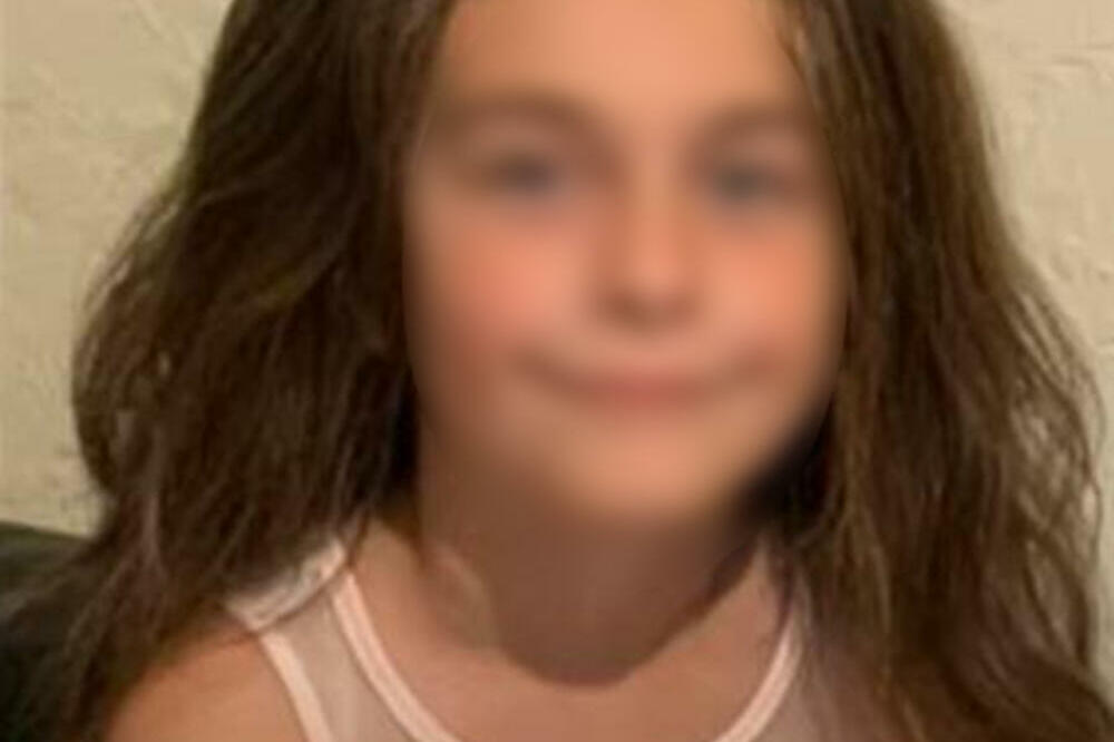 STRAVIČNO, GLISEROM ULETEO MEĐU KUPAČE: Devojčicu (12) elise ISKASAPILE, nezapamćena TRAGEDIJA (UZNEMIRUJUĆI VIDEO)