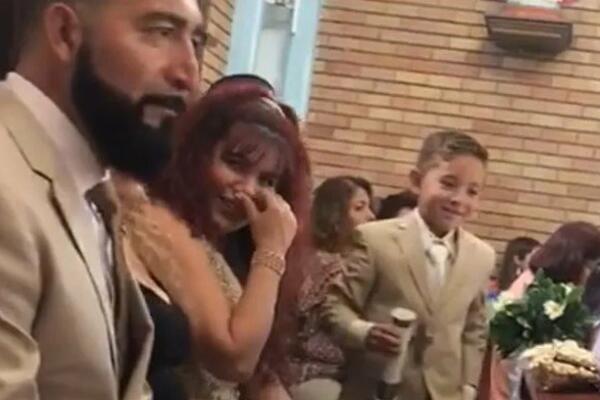 MILIONI GLEDALI ŠTA KLINAC RADI U CRKVI: Priča se da će postati PREDSEDNIK, ovo se VIĐA SAMO JEDNOM, HIT (VIDEO)