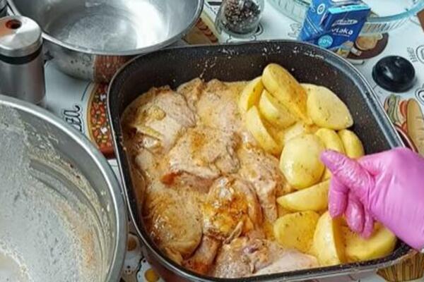 PILETINA SA KROMPIROM IZ RERNE PO BAKINOM RECEPTU: Prava ideja ZA NEDELJNI RUČAK