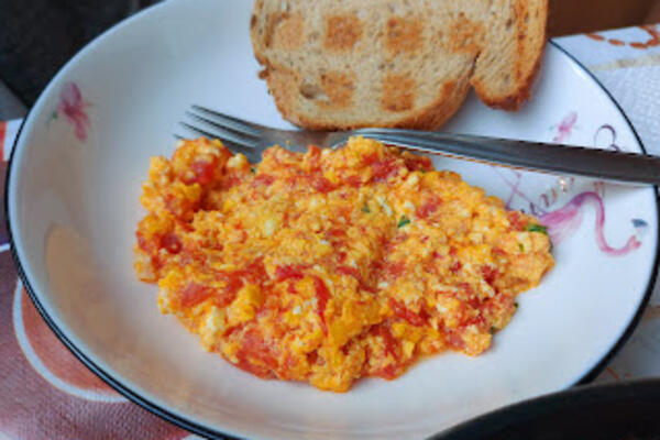 "ZBOG OVOGA IMAM BOLJI KRVNI PRITISAK, A NE PODIŽE HOLESTEROL" Kardiolog OTKRIO šta jede za DORUČAK i sve ŠOKIRAO!