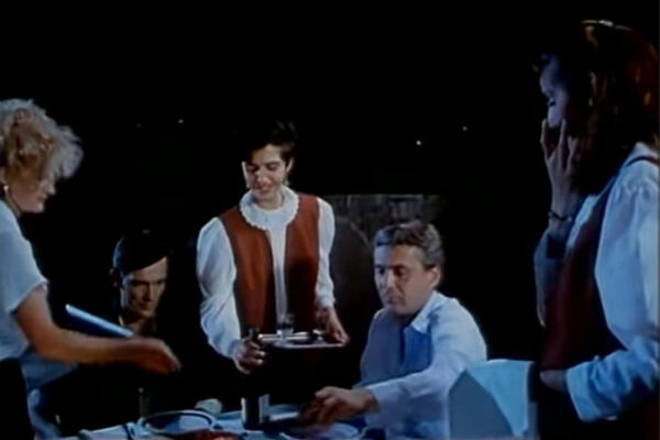 PREPOZNAJETE LI GLUMICU SA SLIKE!? DANAS JE ZOVU SRPSKA MONIKA BELUČI, SRBI JE OBOŽAVAJU: Ovo je njena PRVA uloga!