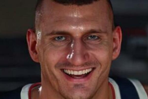 IDENTIČNI SU! Ovo je Nikola Jokić, ali nije pravi Nikola Jokić (FOTO)