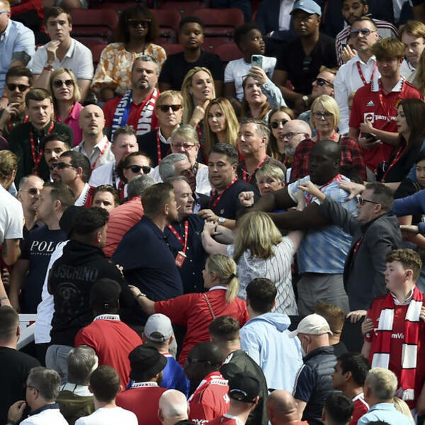 BRUKA I SRAMOTA NAVIJAČA JUNAJTEDA: Zviždali igračima, pa se onda međusobno potukli, RASPAD SISTEMA!