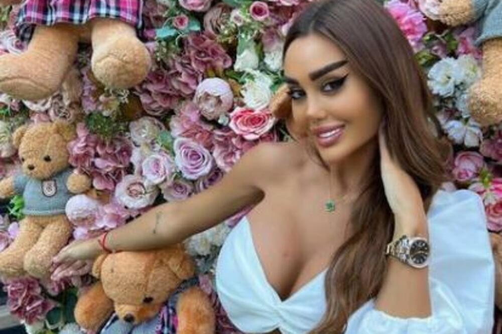 PRVA FOTOGRAFIJA TRUDNE ANE KORAĆ OD NESTANKA SA DRUŠTVENIH MREŽA: Pogledajte kako starleta sada izgleda