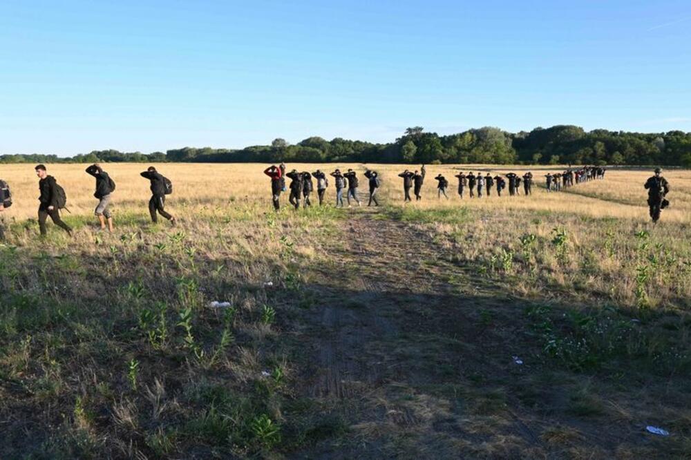 POLICIJA PRONAŠLA 60 IREGULARNIH MIGRANATA U BEOGRADU: Evo šta se sada dešava sa njima