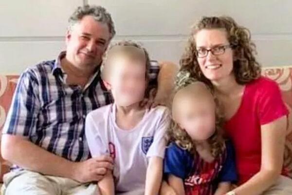 MAMA UMRLA U SNU PRED DECOM, 8 SATI LEŽALA NA SEDIŠTU AVIONA: Porodicu zadesila strašna TRAGEDIJA