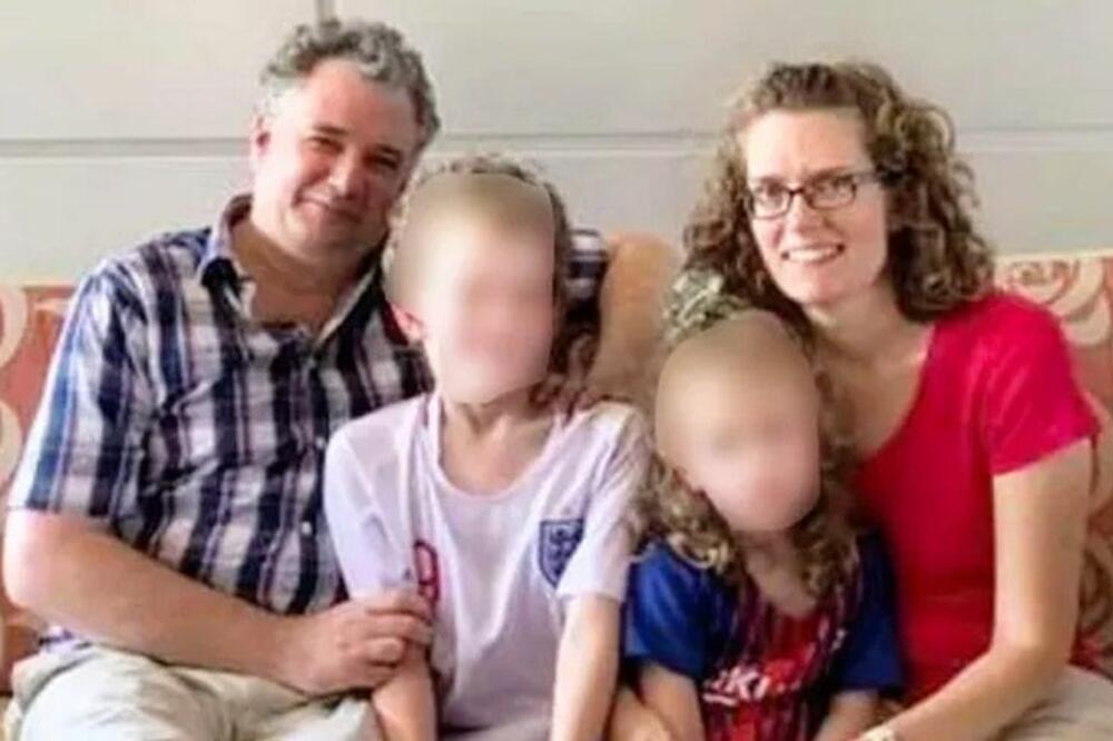 MAMA UMRLA U SNU PRED DECOM, 8 SATI LEŽALA NA SEDIŠTU AVIONA: Porodicu zadesila strašna TRAGEDIJA