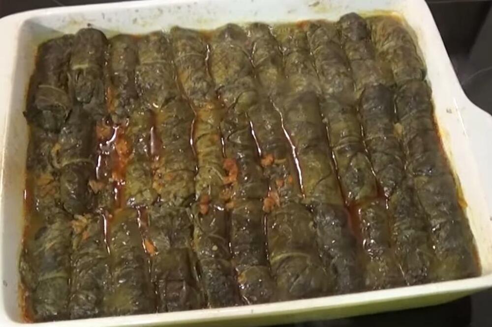 LETNJE SARMICE OD BLITVE I PIRE KROMPIRA: Specijalitet koji obožavaju i najveći gurmani, lagan je i brz! (RECEPT)