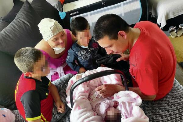 MISLILI SU DA IMA 1% ŠANSE DA PREŽIVI, ONDA SE DESILO ČUDO Srpkinja se u 8. mesecu PORODILA NA RESPIRATORU