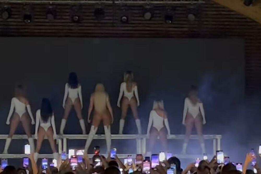 DOJAVA O BOMBI NA KONCERTU JELENE KARLEUŠE U BANJALUCI: Diva ODMAH sišla sa scene, ULETELA POLICIJA! (VIDEO)