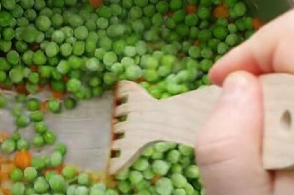 NAJBOLJI RECEPT ZA POSNI GRAŠAK NA VODI KOJI ĆETE OBOŽAVATI: Uživajte u OMILJENOM ručku i za vreme posta - savršen