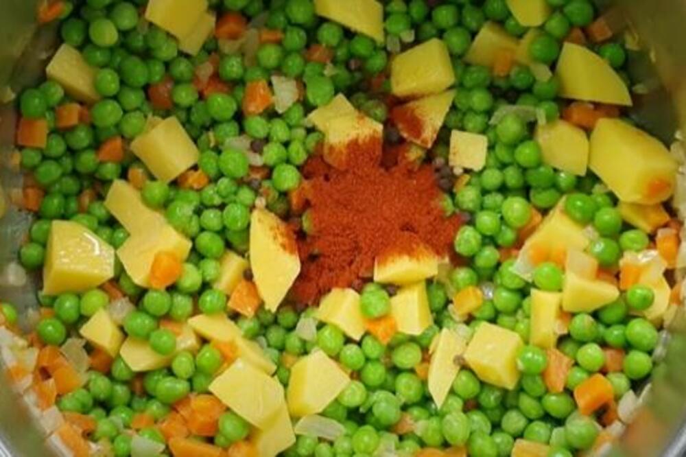 Recept starih domaćica: Mladi grašak na vodi kom ovi začini daju poseban ukus, davićete se u njemu