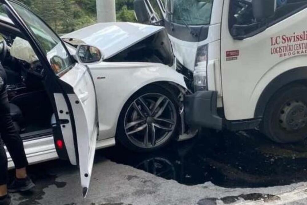 TEŽAK UDES KOD NOVOG PAZARA: "Audi" se ZAKUCAO u kamion, ima POVREĐENIH! (FOTO)