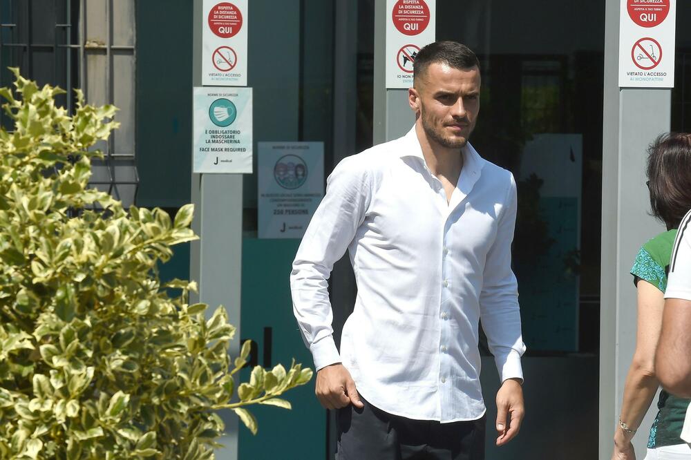 KAKVA PRILIKA ZA KOSTIĆA: Filip može da uradi nešto što pre njega nisu mogli ni Vidić, Stanković i Ivanović...