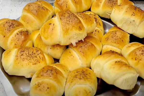 OVO JE NAJTRAŽENIJI RECEPT ZA KUPUS KIFLICE: Caka MEKANOG testa se KRIJE U OVOME