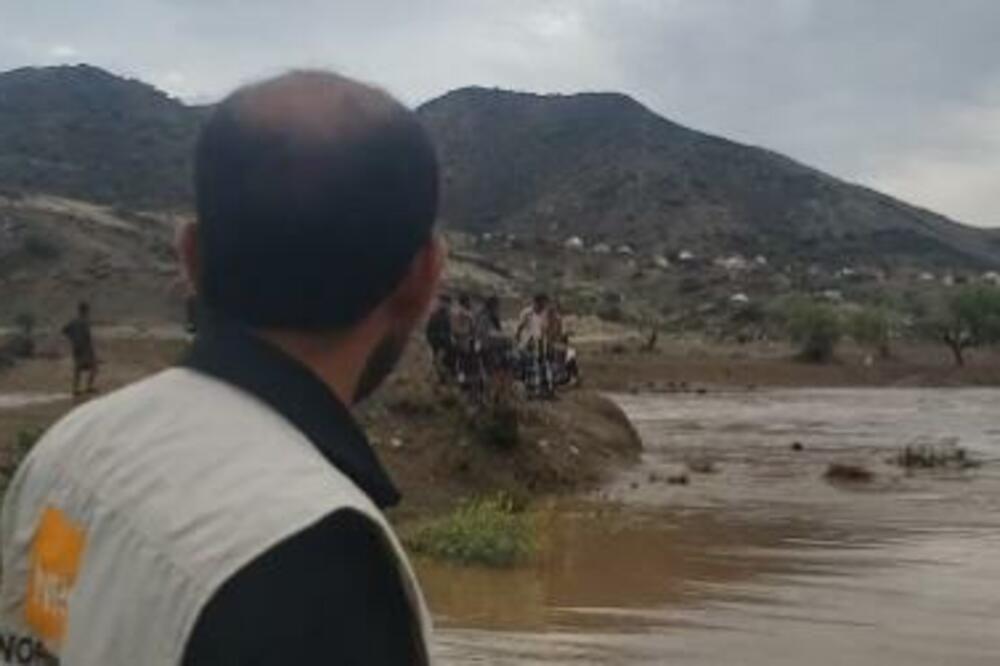 38 LJUDI STRADALO U POPLAVAMA, DOMOVI PORUŠENI: Katastrofalno stanje u Jemenu (VIDEO)