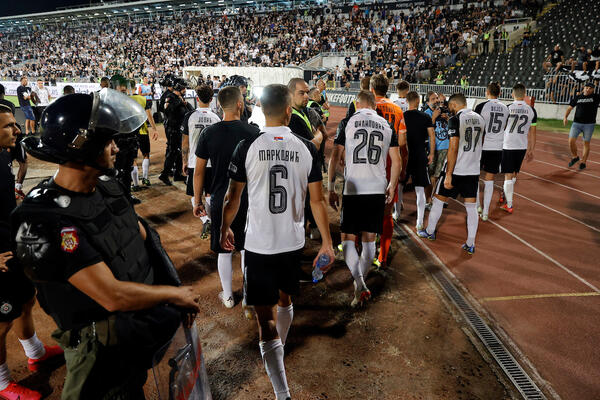 OGLASIO SE PARTIZAN! Crno-beli spremaju PREPOROD! (FOTO)