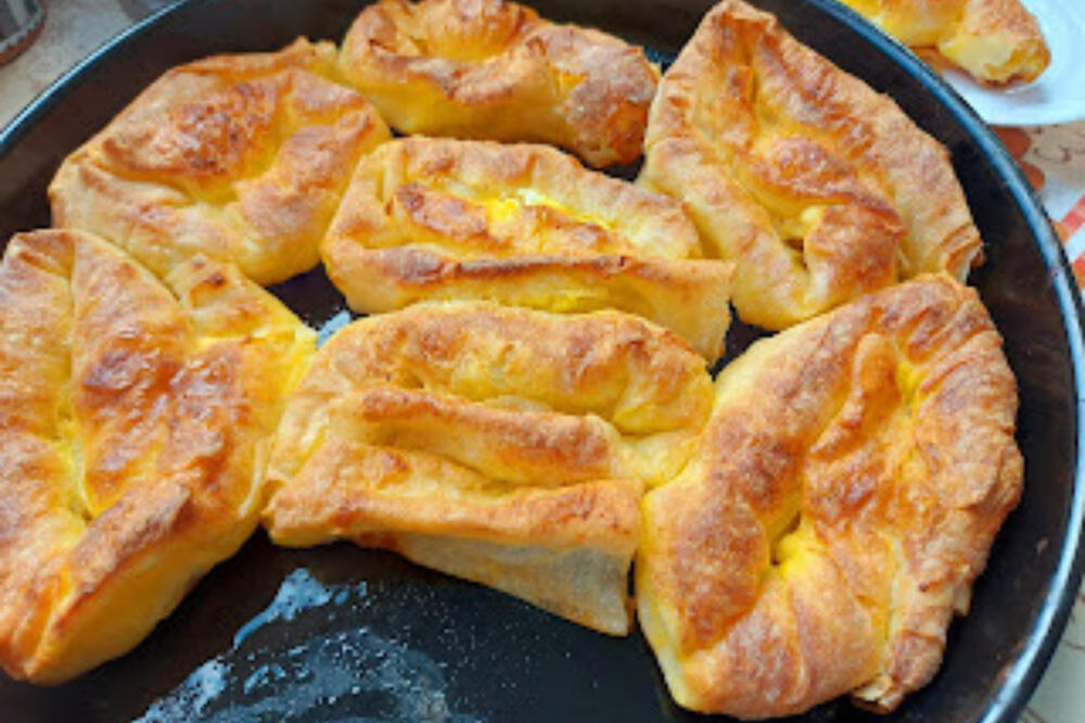 VRUĆE HRSKAVE UVIJAČE SA SIROM KAO IZ PEKARE: Gotove za 5 minuta, nećete im odoteti (RECEPT + VIDEO)