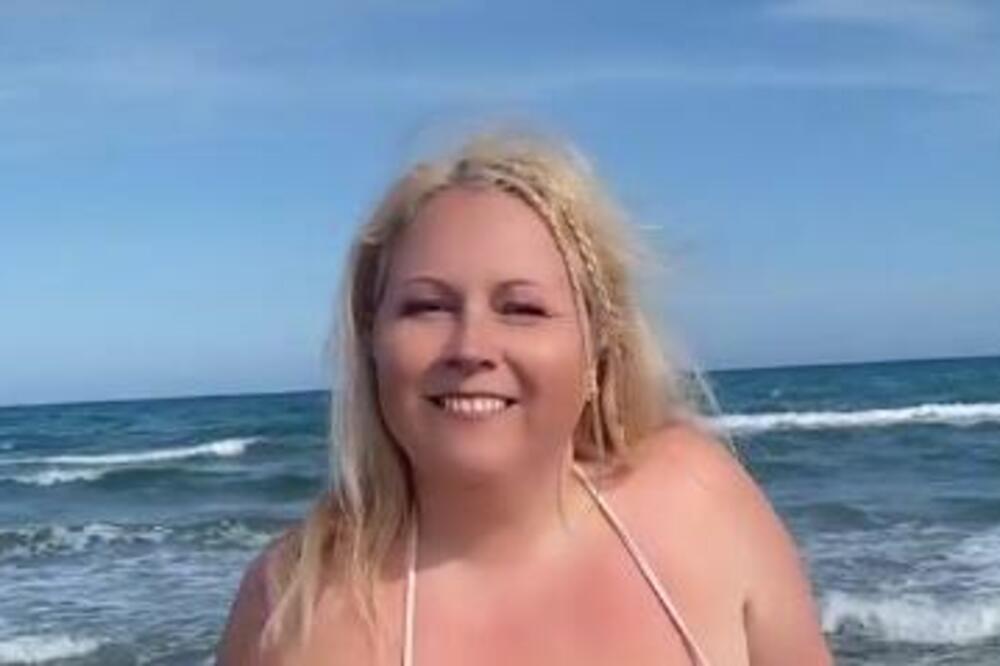 GOVORE JOJ DA JE DEBELA KAO KIT, A ONDA JE SVIMA ZAPUŠILA USTA: Javnost gledala NJEN VRELI SNIMAK sa PLAŽE (VIDEO)
