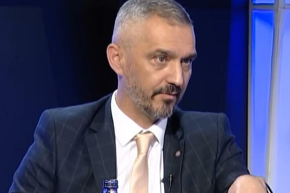 SMENJEN DIREKTOR CRNOGORSKE POLICIJE: Razrešen dužnosti na telefonskoj sednici