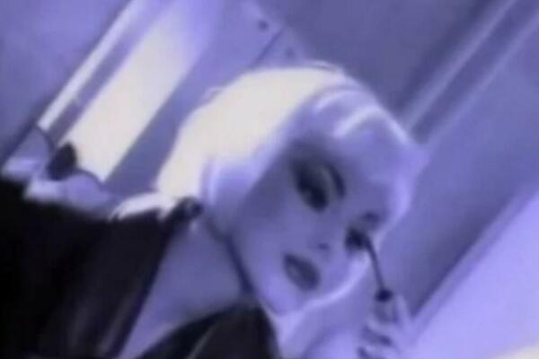 SUPRUG JOJ POSVETIO PESMU, ONA GA VARALA U SPOTU:Ostavila ga zbog FOLK ZVEZDE koji je bio NAJBOLJI DRUG NJENOG MUŽA