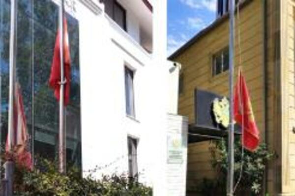 PROGLAŠENA TRODNEVNA ŽALOST! Zakazana i komemorativna sednica zbog masakra (FOTO)