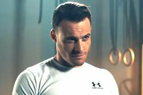 DANAS JE SLAVAN, BOGAT I ŽENE UMIRE ZA NJIM: Sada isplivala SKANDALOZNA ISTINA, nekada je ČISTIO TOALETE!