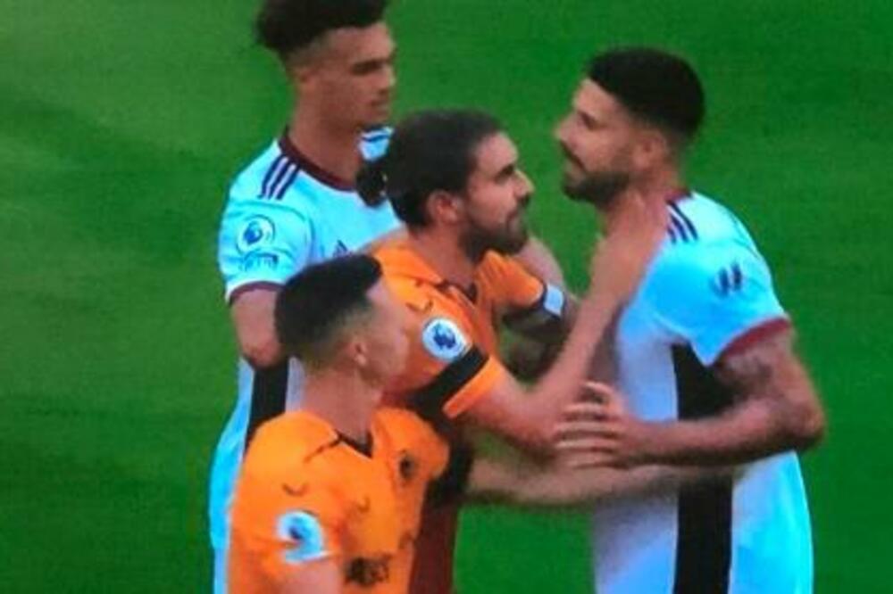 ALEKSANDAR MITROVIĆ UPAO U SUKOB VUKOVIMA! Promašio penal pa iskalio bes (FOTO)