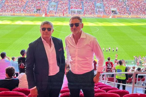 PIKSI GLEDAO SLAVNI KLUB! Uživo posmatrao meč šampiona Italije! (FOTO)