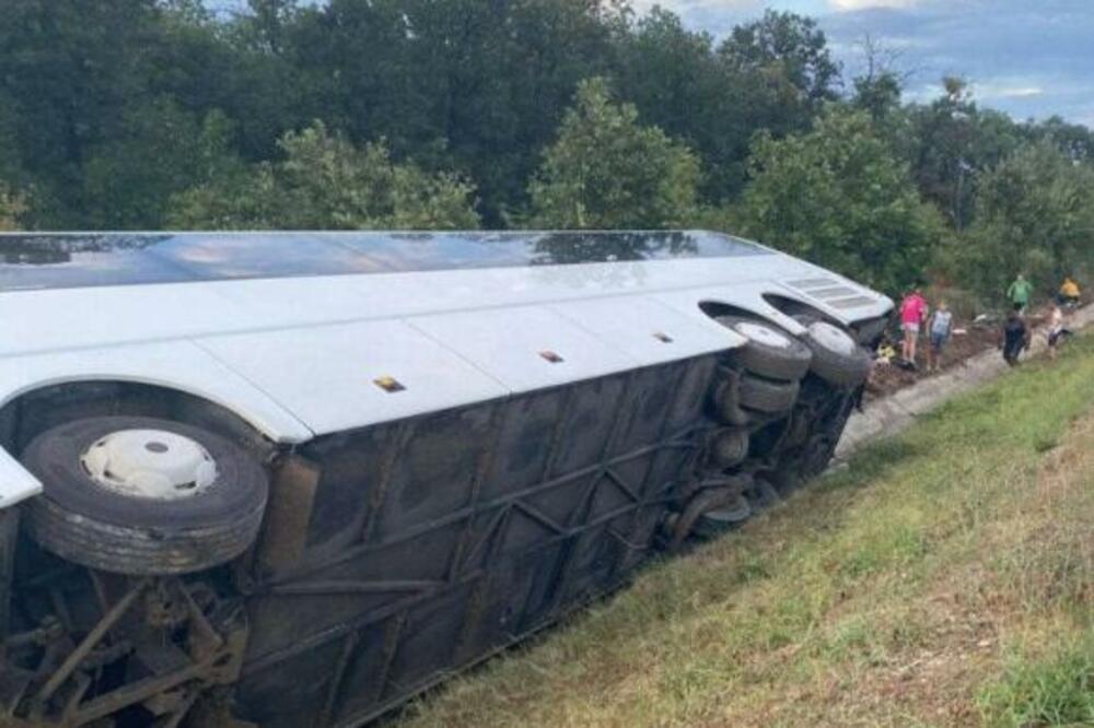 PRVI SNIMAK NESREĆE U BUGARSKOJ! Povređeno 8 SRPSKE DECE (FOTO,VIDEO)