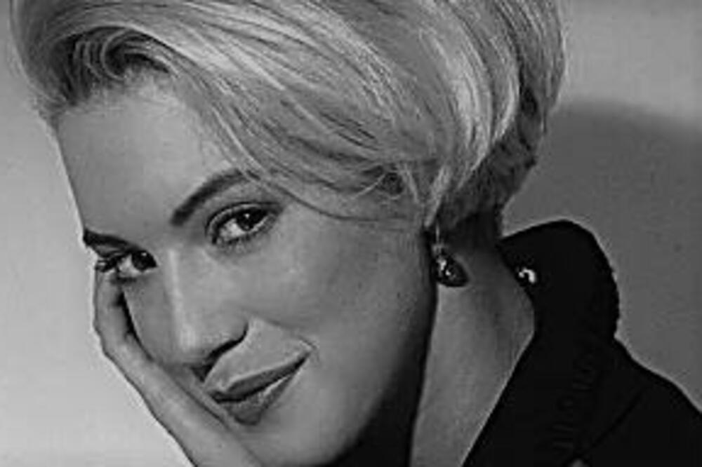 U MORU CRNIH VESTI: Preminula POZNATA GLUMICA U 49. GODINI