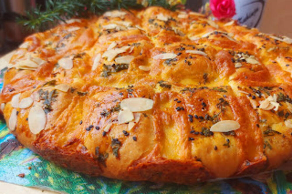 BAKINA POGAČA SA KAČKAVALJEM MEKANA KAO DUŠA: Testo se topi u ustima, ukus je FANTAZIJA (VIDEO)