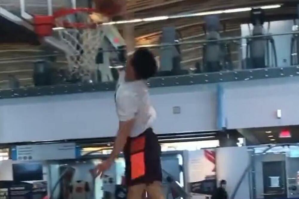 NIZAK, A MOŽE DA ZAKUCA! Japanac dolazi u Srbiju da atraktivnim potezima podigne publiku na noge! (VIDEO)