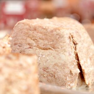 Povlači se prehrambeni proizvod koji svaki drugi Srbin jede svaki dan: Ono što su pronašli u njemu je živi horor!