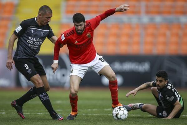 REPREZENTATIVAC RASPLAKAO NACIJU NEZAPAMĆENIM GESTOM! Obukao majicu sa likovima nastradalih dečaka uz potresne reči