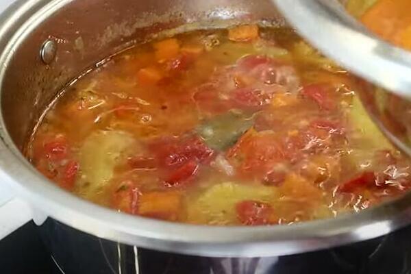 HILANDARSKA ČORBA OD KROMPIRA OKREPLJUJE CELO TELO: Prava VITAMINSKA BOMBA, monasi ZNAJU TAJNU (RECEPT)