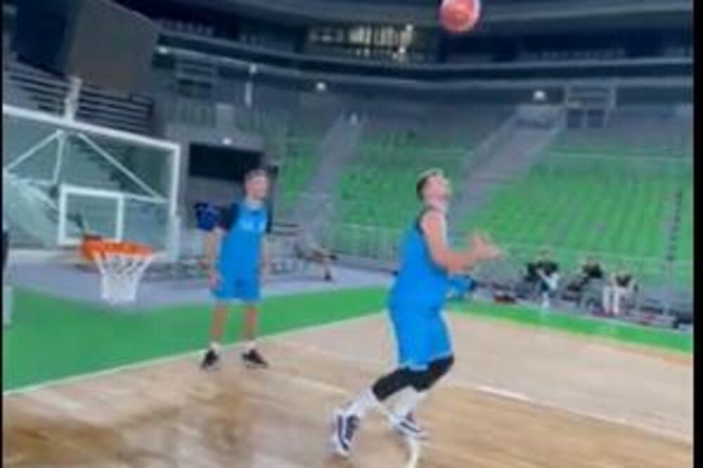 IMA LI NEŠTO ŠTO LUKA NE MOŽE DA IZVEDE: Pogledajte samo čime je Dončić zakucao loptu u koš! (VIDEO)