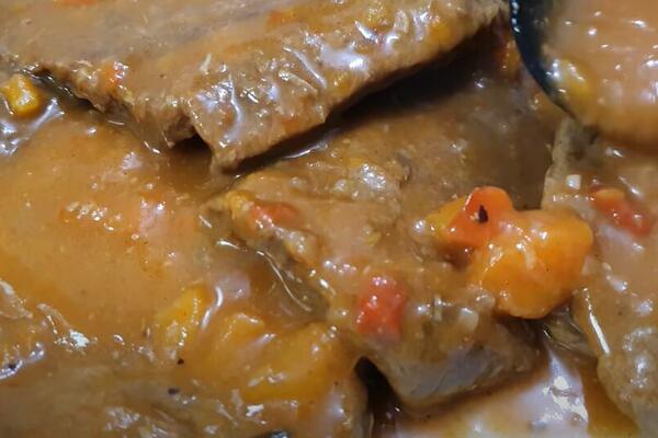 SPECIJALITET SA JUGA SRBIJE: Junetinu u OVOM SOSU još niste SPREMALI, meso se TOPI U USTIMA (RECEPT)