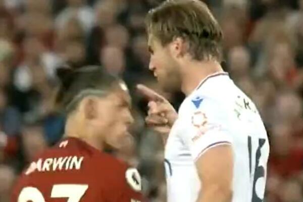 POJAČANJE OD 100 MILIONA EVRA ISKOPIRALO ZIDANA I ZARADILO CRVENI KARTON! Liverpul i dalje bez trijumfa! (VIDEO)