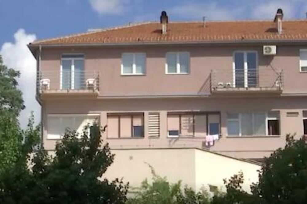 PREDVIĐENE KAZNE DO 100.000 DINARA? Evo da li će biti OBAVEZNO uklanjanje spoljnih delova KLIMA UREĐAJA sa ZGRADA?